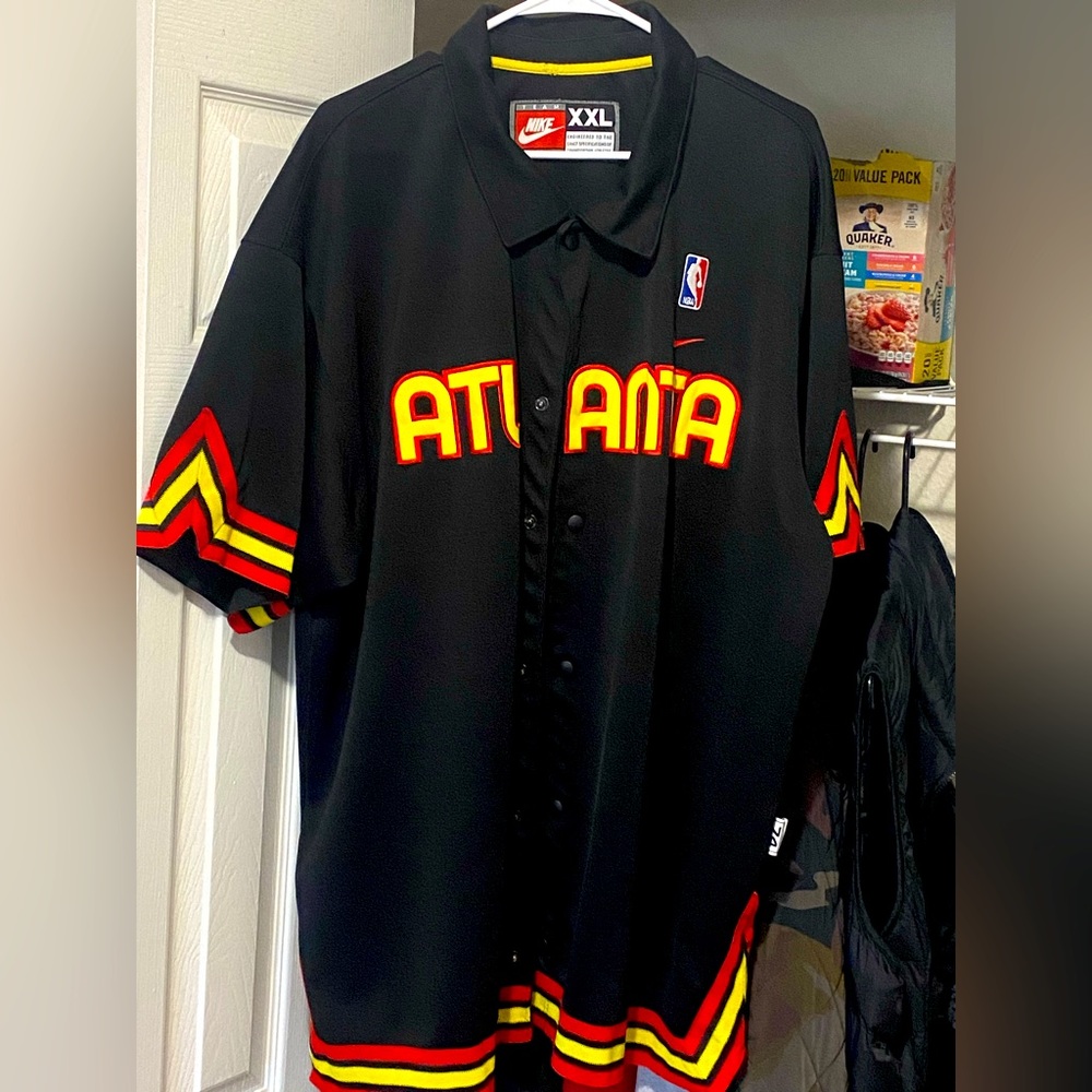 NBA RETRO Atlanta Hawks Warmup Jacket.